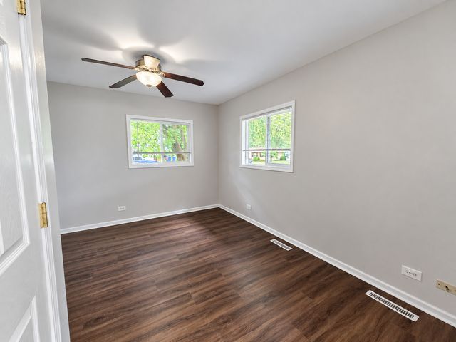 18660 W Pamela Place, Gurnee, IL 60031