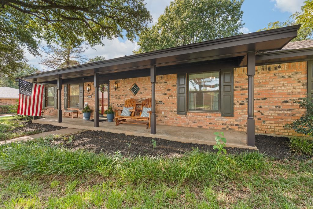 1210 Glenhaven Drive, Cleburne, TX 76033 — photo 3