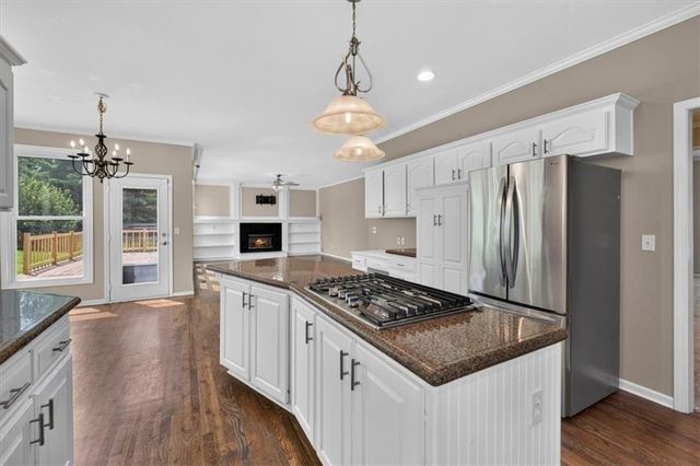 7903 W 129th Terrace, Overland Park, KS 66213