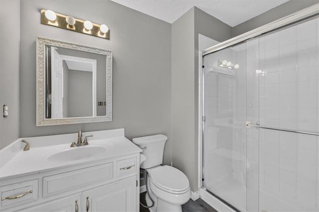 7903 W 129th Terrace, Overland Park, KS 66213