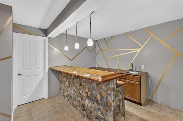 7903 W 129th Terrace, Overland Park, KS 66213