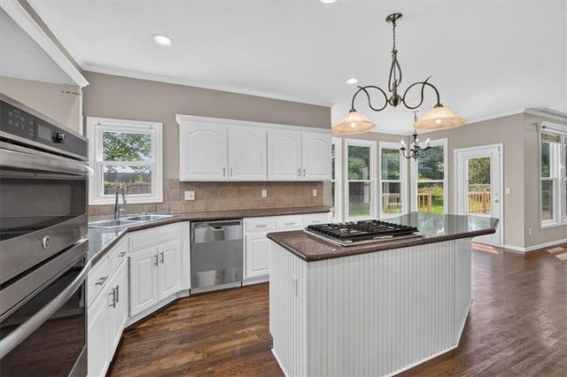 7903 W 129th Terrace, Overland Park, KS 66213