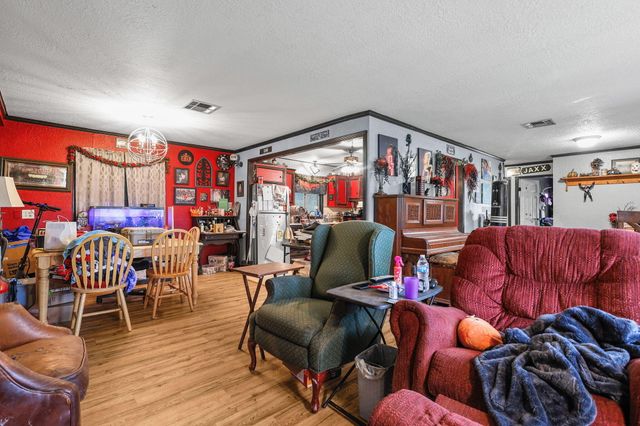 1800 Jason Way, Redding, CA 96003