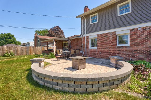 4338 S Wayside Drive, Saginaw Twp, MI 48603