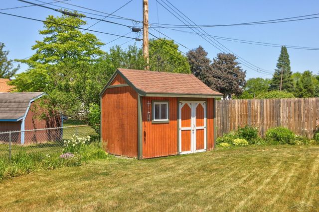 4338 S Wayside Drive, Saginaw Twp, MI 48603