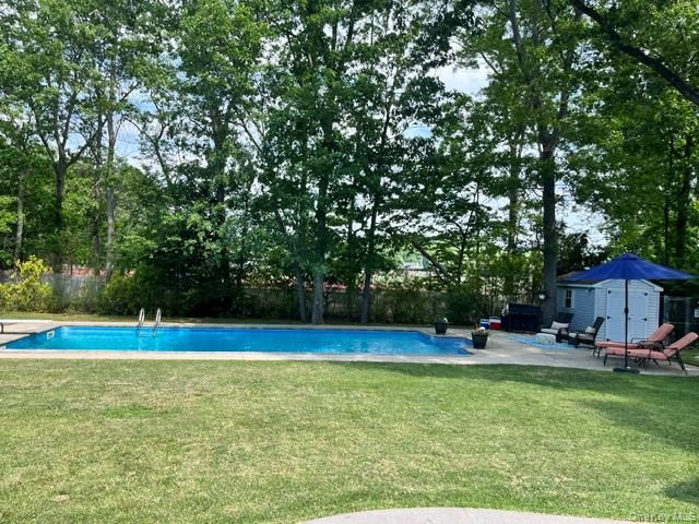 15 Cabin Lane, East Setauket, NY 11733