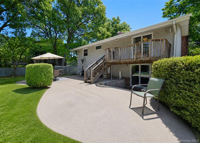 15 Cabin Lane, East Setauket, NY 11733