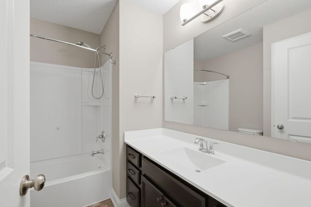 18147 Glassfern Lane, Lakeville, MN 55044