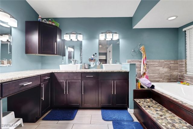 9414 Pineapple RD, Fort Myers, FL 33967