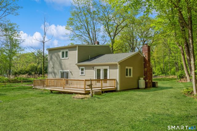 13 Jeanette Street, Monroe, CT 06468