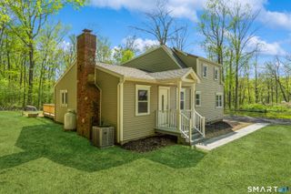 13 Jeanette Street, Monroe, CT 06468