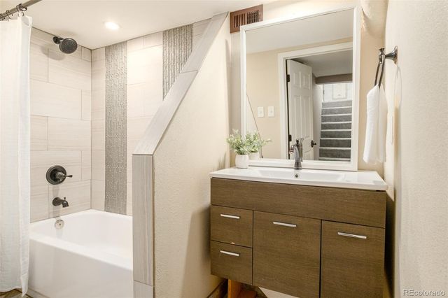 3068 W 38th Avenue, Denver, CO 80211