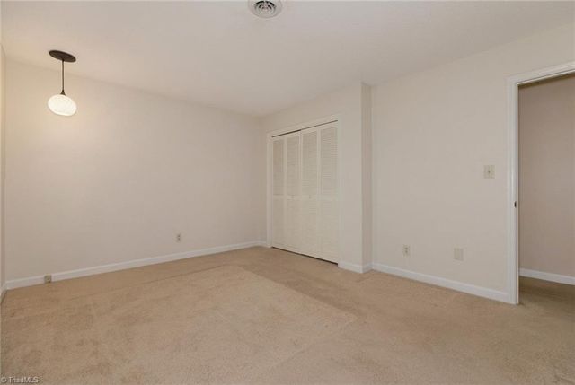 195 Vancouver Court, Kernersville, NC 27284