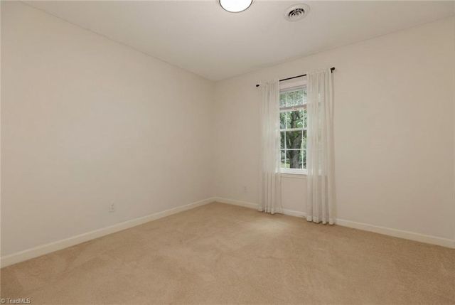 195 Vancouver Court, Kernersville, NC 27284