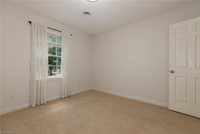 195 Vancouver Court, Kernersville, NC 27284