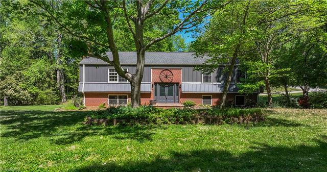 195 Vancouver Court, Kernersville, NC 27284