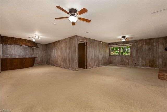 195 Vancouver Court, Kernersville, NC 27284
