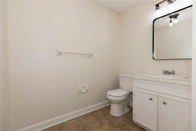 195 Vancouver Court, Kernersville, NC 27284