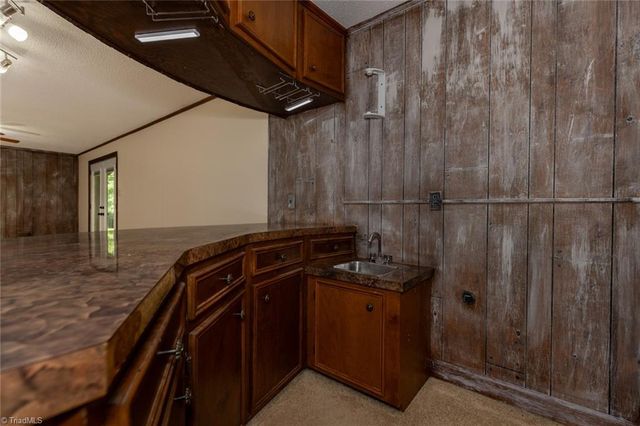 195 Vancouver Court, Kernersville, NC 27284