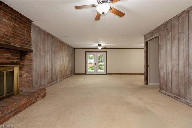 195 Vancouver Court, Kernersville, NC 27284