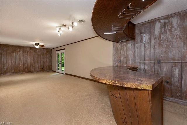195 Vancouver Court, Kernersville, NC 27284