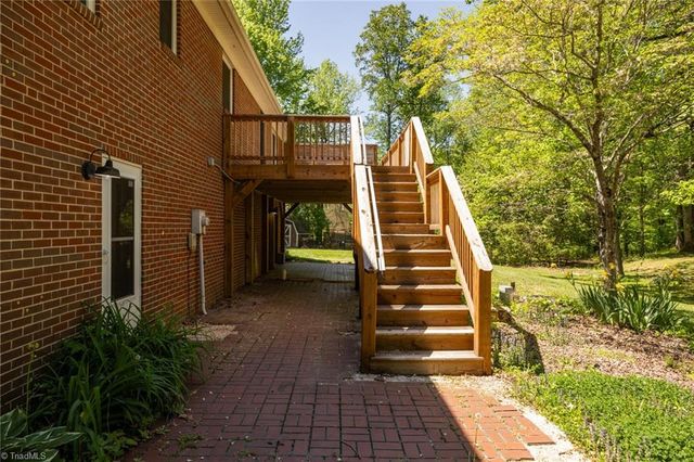 195 Vancouver Court, Kernersville, NC 27284
