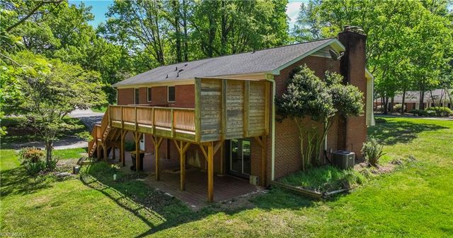 195 Vancouver Court, Kernersville, NC 27284