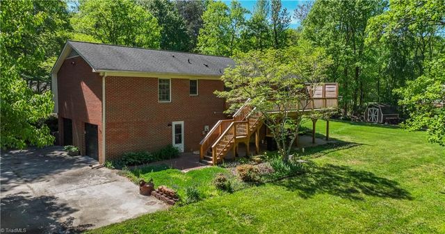 195 Vancouver Court, Kernersville, NC 27284