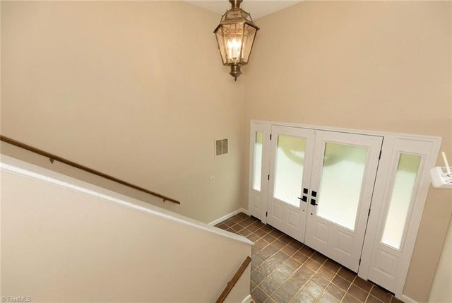 195 Vancouver Court, Kernersville, NC 27284