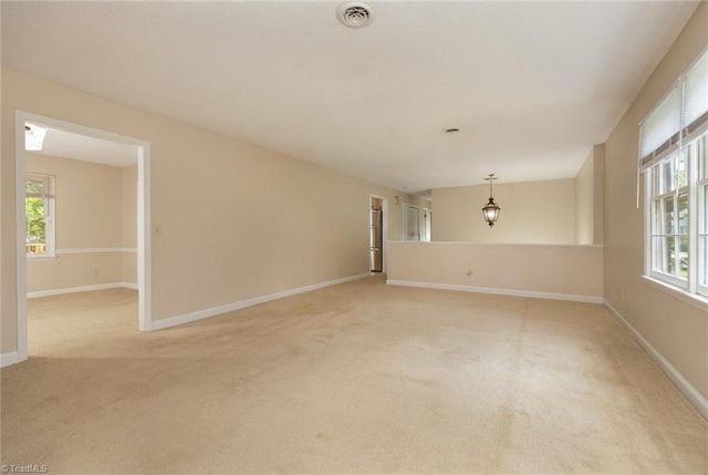 195 Vancouver Court, Kernersville, NC 27284