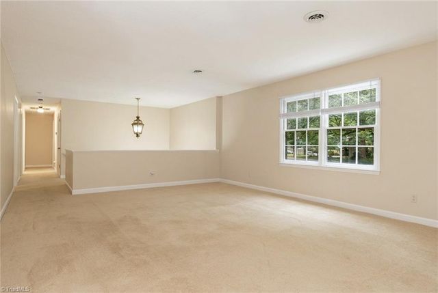 195 Vancouver Court, Kernersville, NC 27284