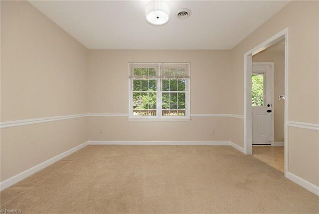 195 Vancouver Court, Kernersville, NC 27284