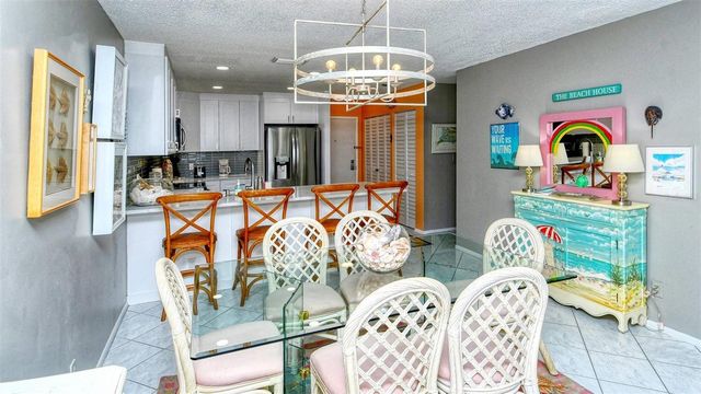 1255 E PEPPERTREE DRIVE 101, Sarasota, FL 34242