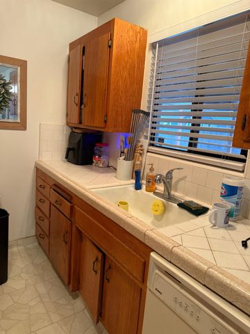 1030 Arrowhead Ave, Rio Linda, CA 95673