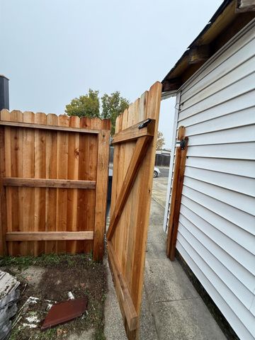 1030 Arrowhead Ave, Rio Linda, CA 95673