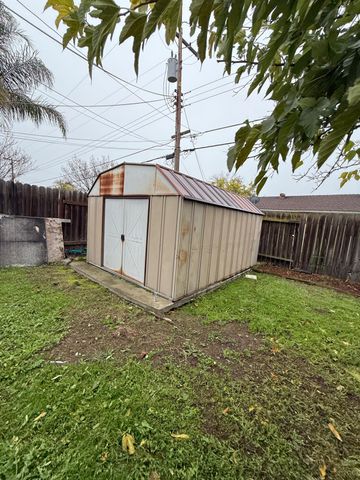 1030 Arrowhead Ave, Rio Linda, CA 95673