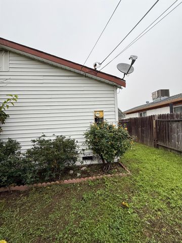 1030 Arrowhead Ave, Rio Linda, CA 95673