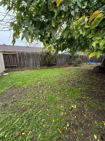 1030 Arrowhead Ave, Rio Linda, CA 95673