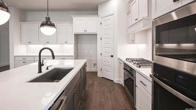 657 Borchers Blvd, New Braunfels, TX 78132