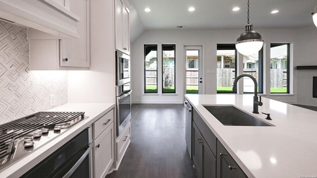 657 Borchers Blvd, New Braunfels, TX 78132