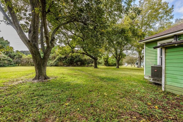1302 Ross Street, La Marque, TX 77568
