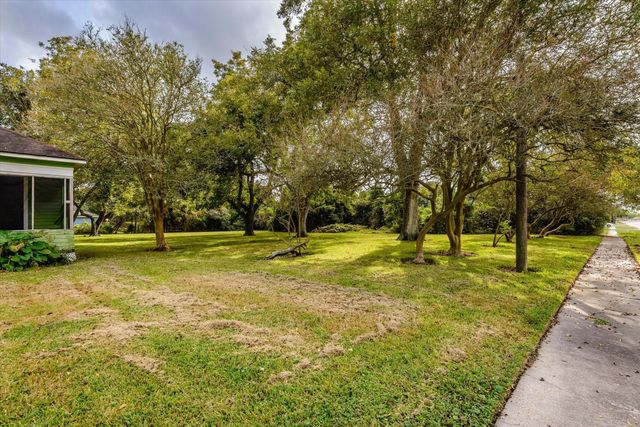 1302 Ross Street, La Marque, TX 77568