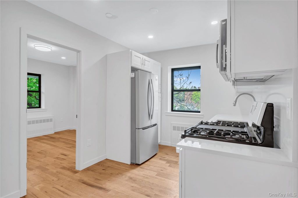 671 Bronx River Road 4P, Yonkers, NY 10704 — photo 4