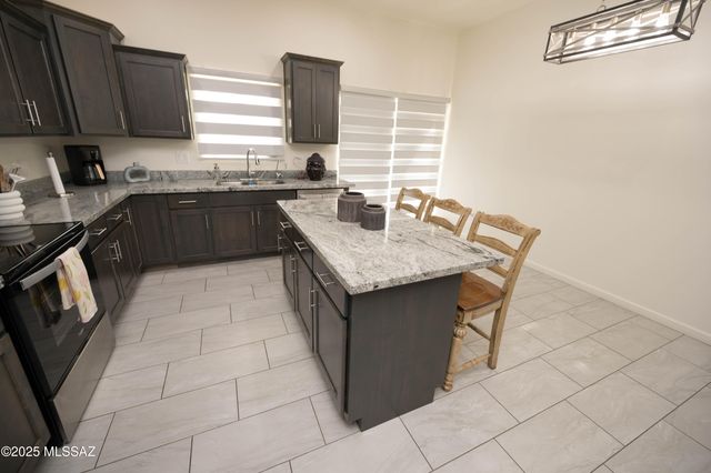 1427 Calle Tordo, Nogales, AZ 85648