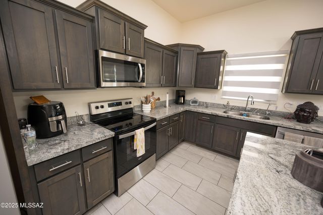 1427 Calle Tordo, Nogales, AZ 85648