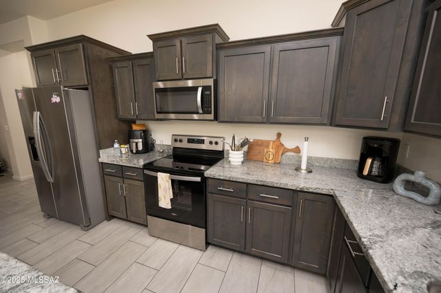 1427 Calle Tordo, Nogales, AZ 85648