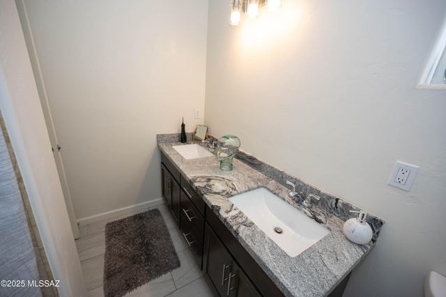 1427 Calle Tordo, Nogales, AZ 85648