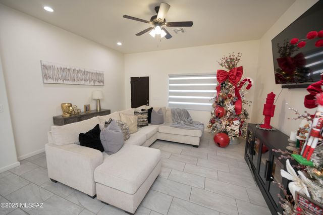 1427 Calle Tordo, Nogales, AZ 85648