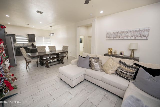 1427 Calle Tordo, Nogales, AZ 85648