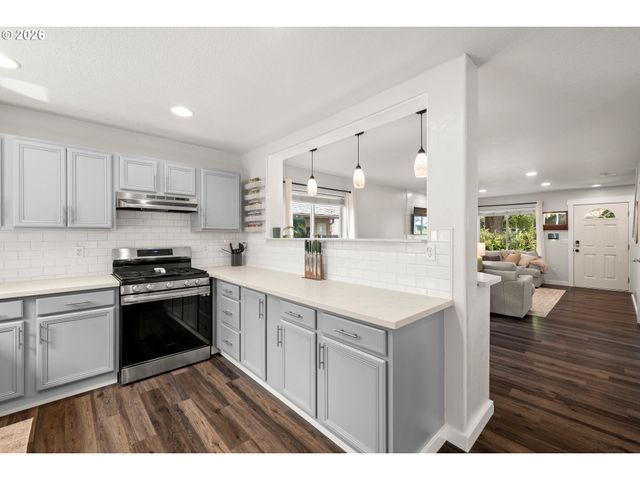 1410 Ne DEKUM St, Portland, OR 97211